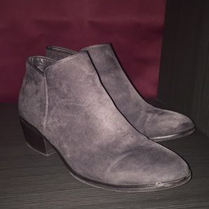 GREY ANKLE BOOTIES